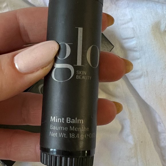 NWT Glo Skin Beauty Combo Pack: Primer x2, Lip Balm, Travel Brush + Cosmetic Bag - Picture 8 of 10